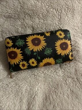 Sunflower Print Zip-Around Wallet - Yellow on Black